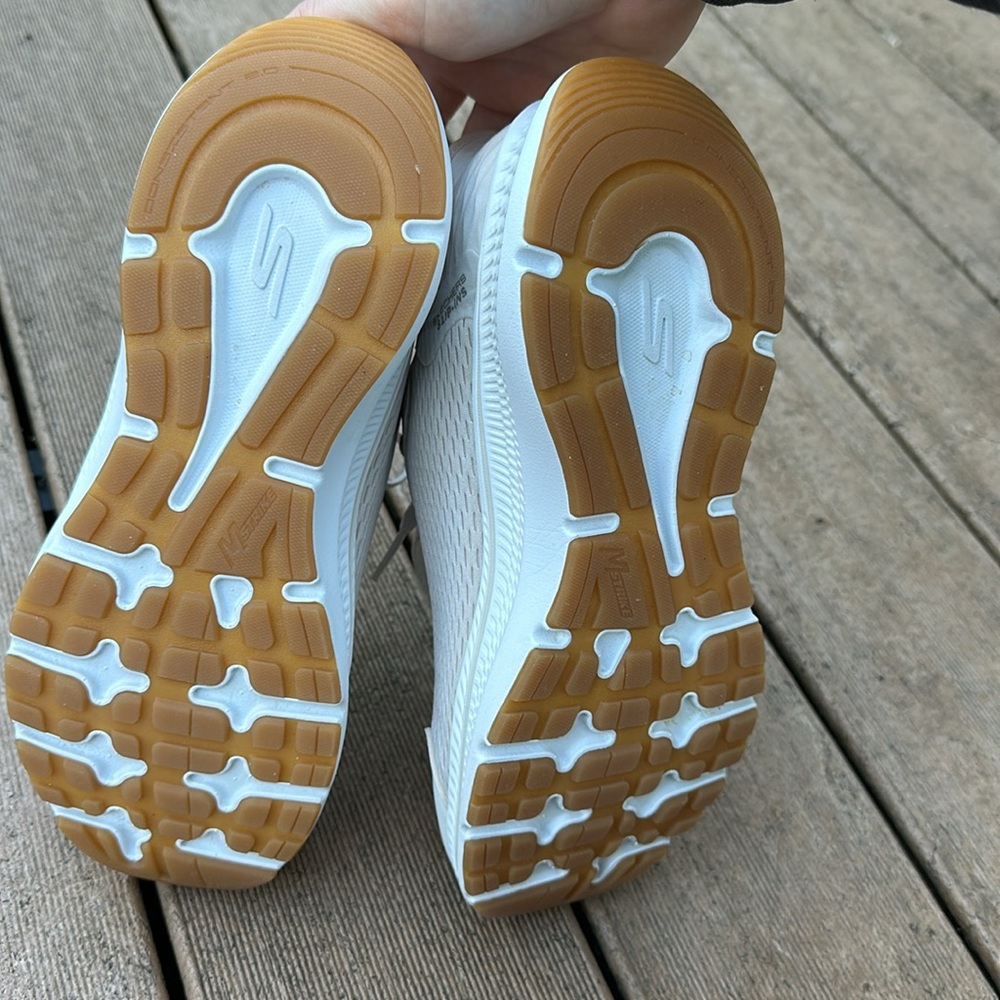 Sketchers Women’s Tennis Shoes - Picture 5 of 8